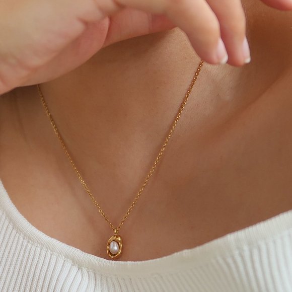 NEW 18K Gold Plated Fresh Water Pearl Necklace - Picture 2 of 9